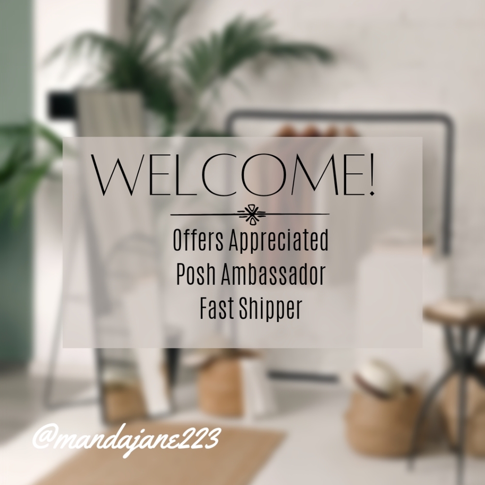 WELCOME to my closet! 💜  Offers greatly appreciated, same or next day shipping!